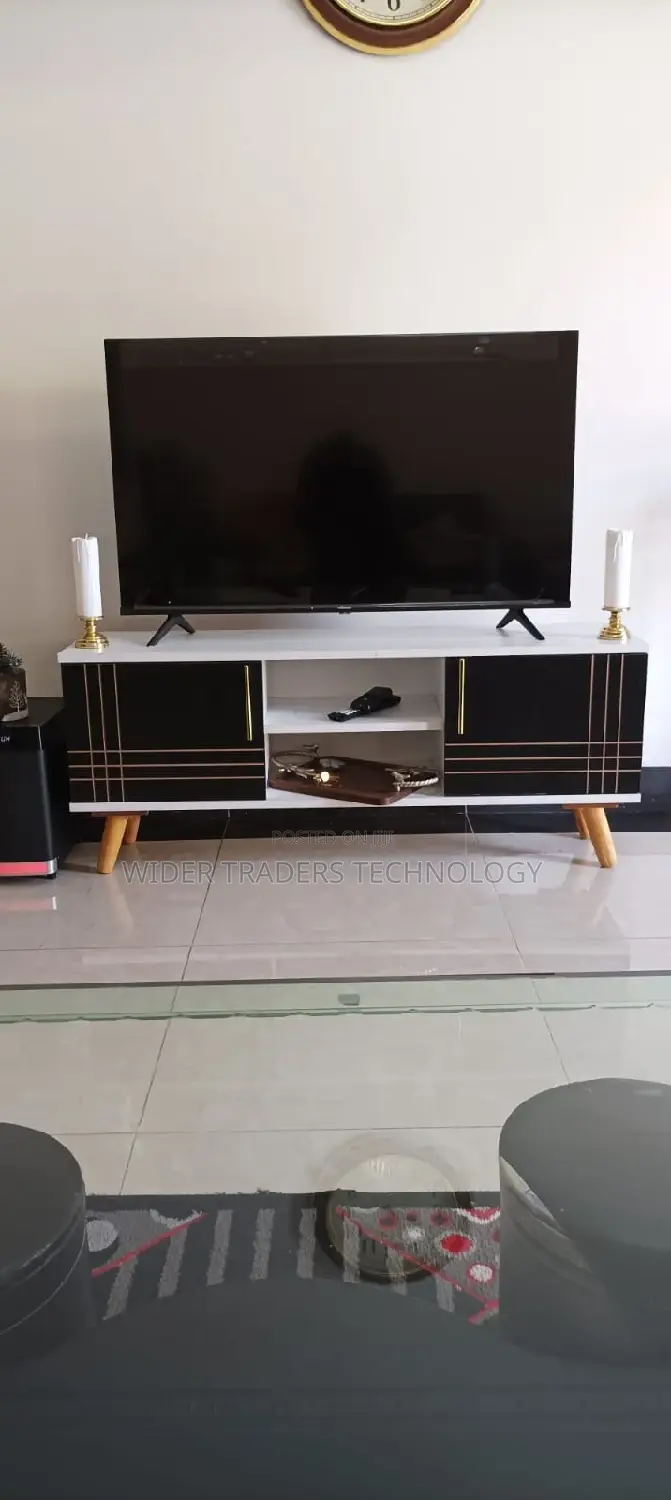Sydney 4ft 55" Tv Stand
Wooden With Cabinets
Size 120x30x56c