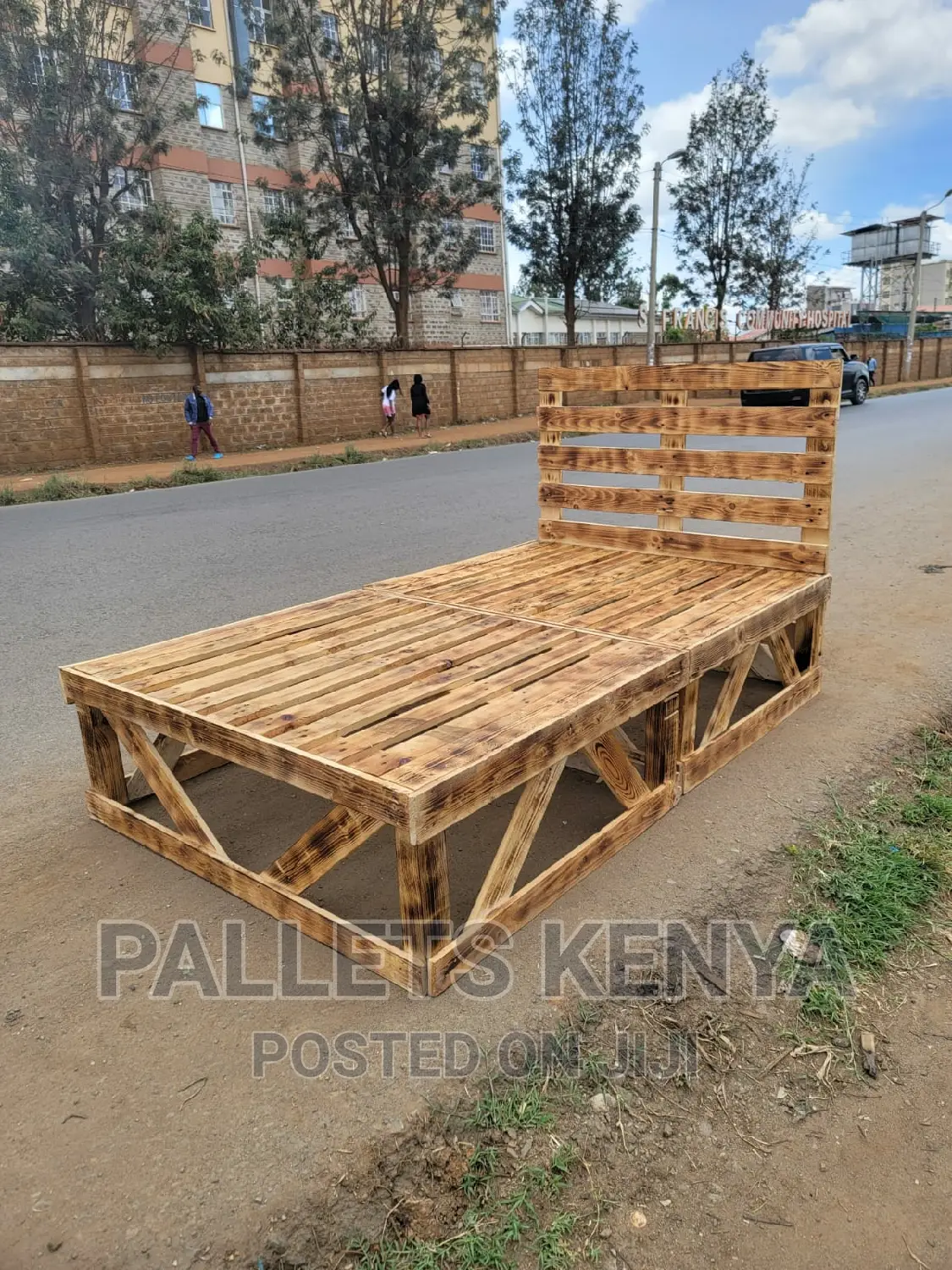 Pallet Bed- 4*6 Detachable, Blazed Pallet Bed.(#PG03 )