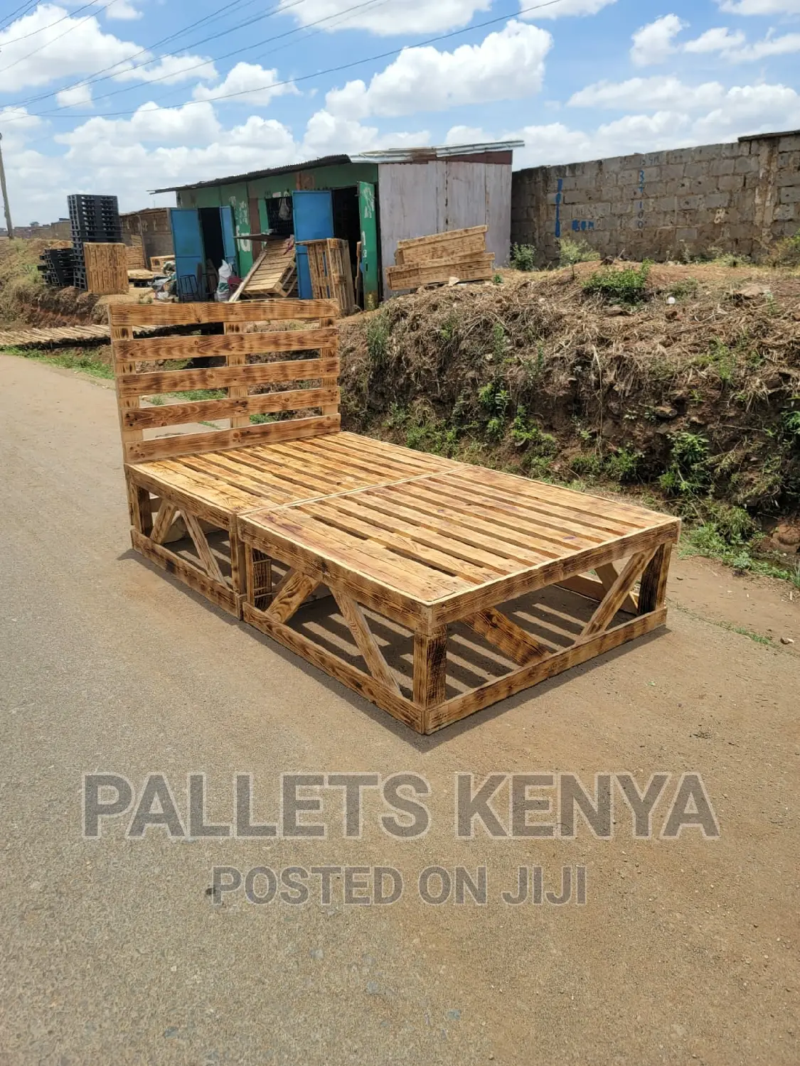 Pallet Bed- 4*6 Detachable and Blazed Pallet Bed.(#PG09 )