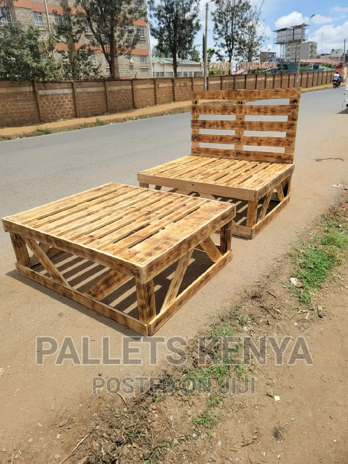 Pallet Bed- 4*6 Detachable and Blazed Pallet Bed. (#DF042)