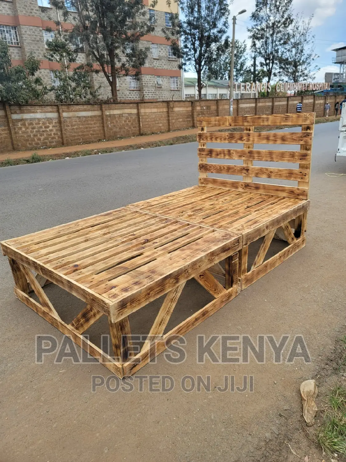 Pallet Bed- 4*6 Detachable and Blazed Pallet Bed.(#PL,076.)