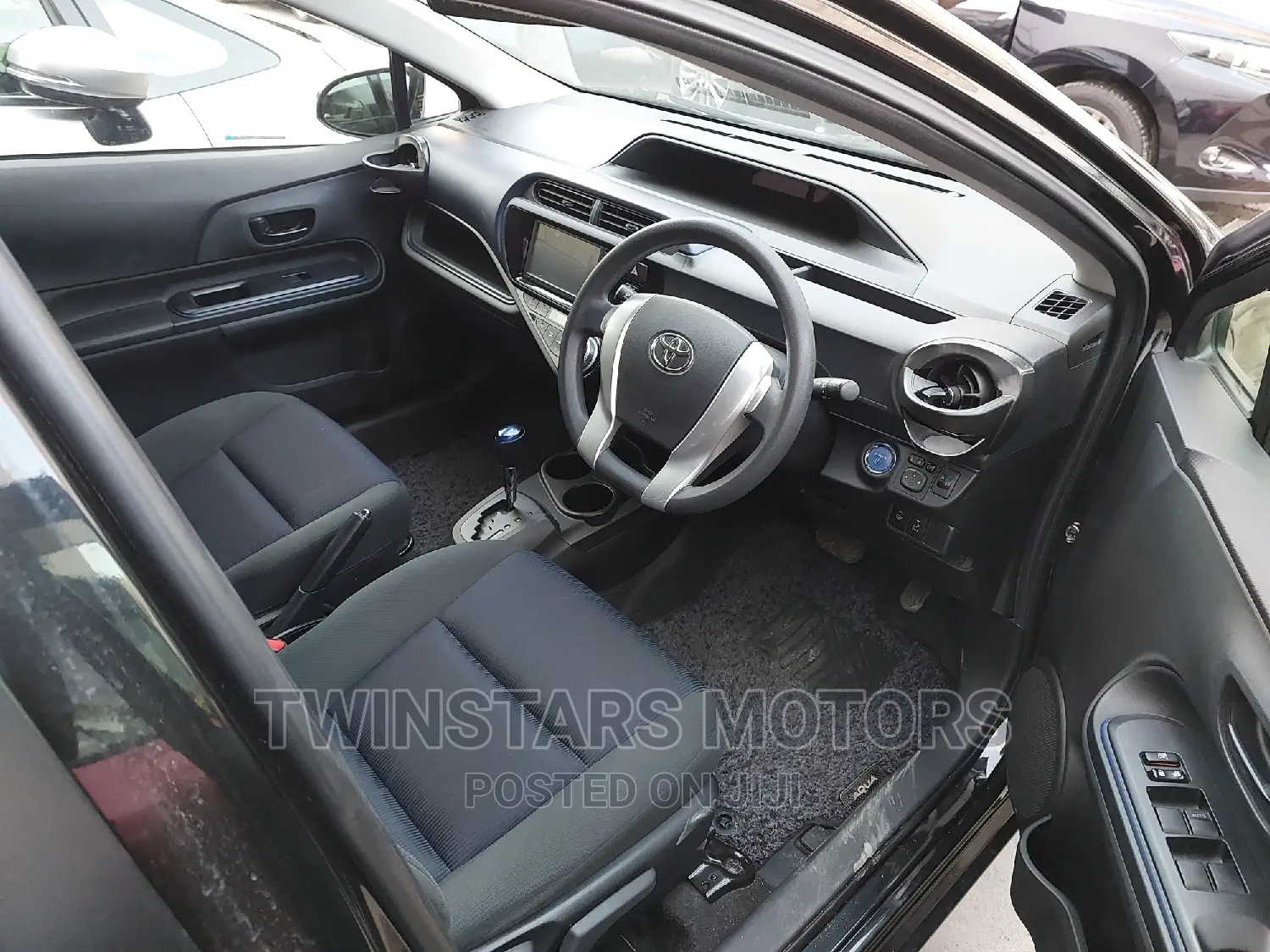 Toyota Aqua 2017 Black