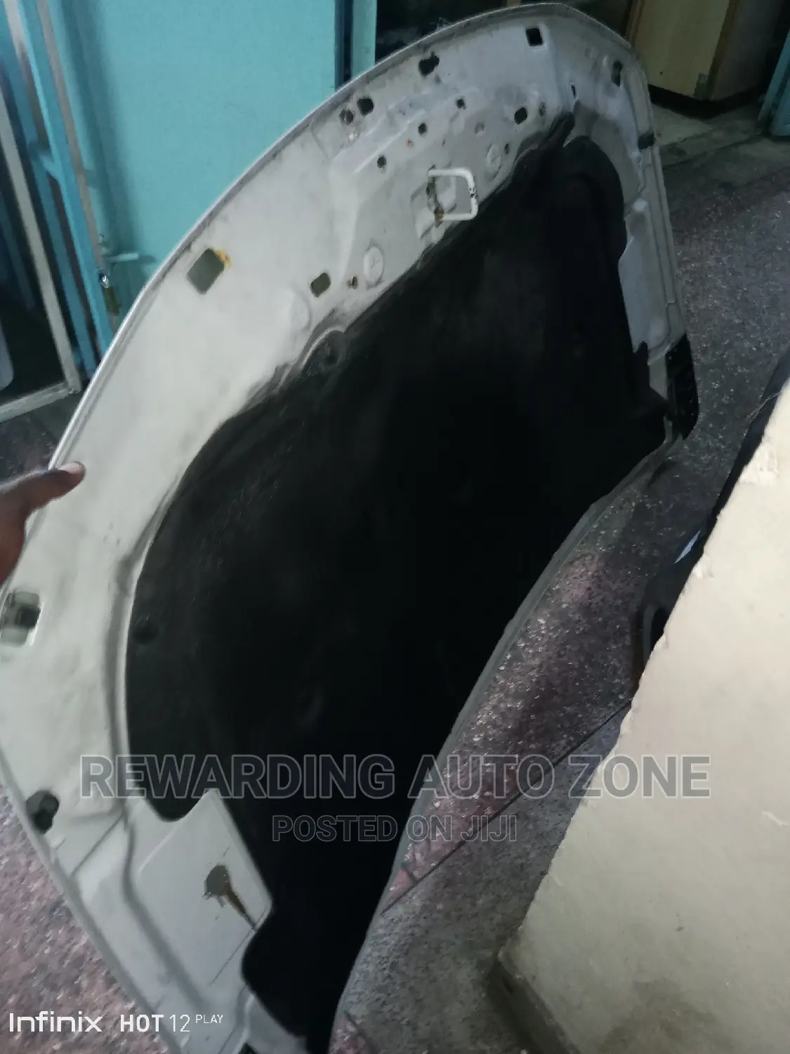 Suzuki Esqudo Bonnet.