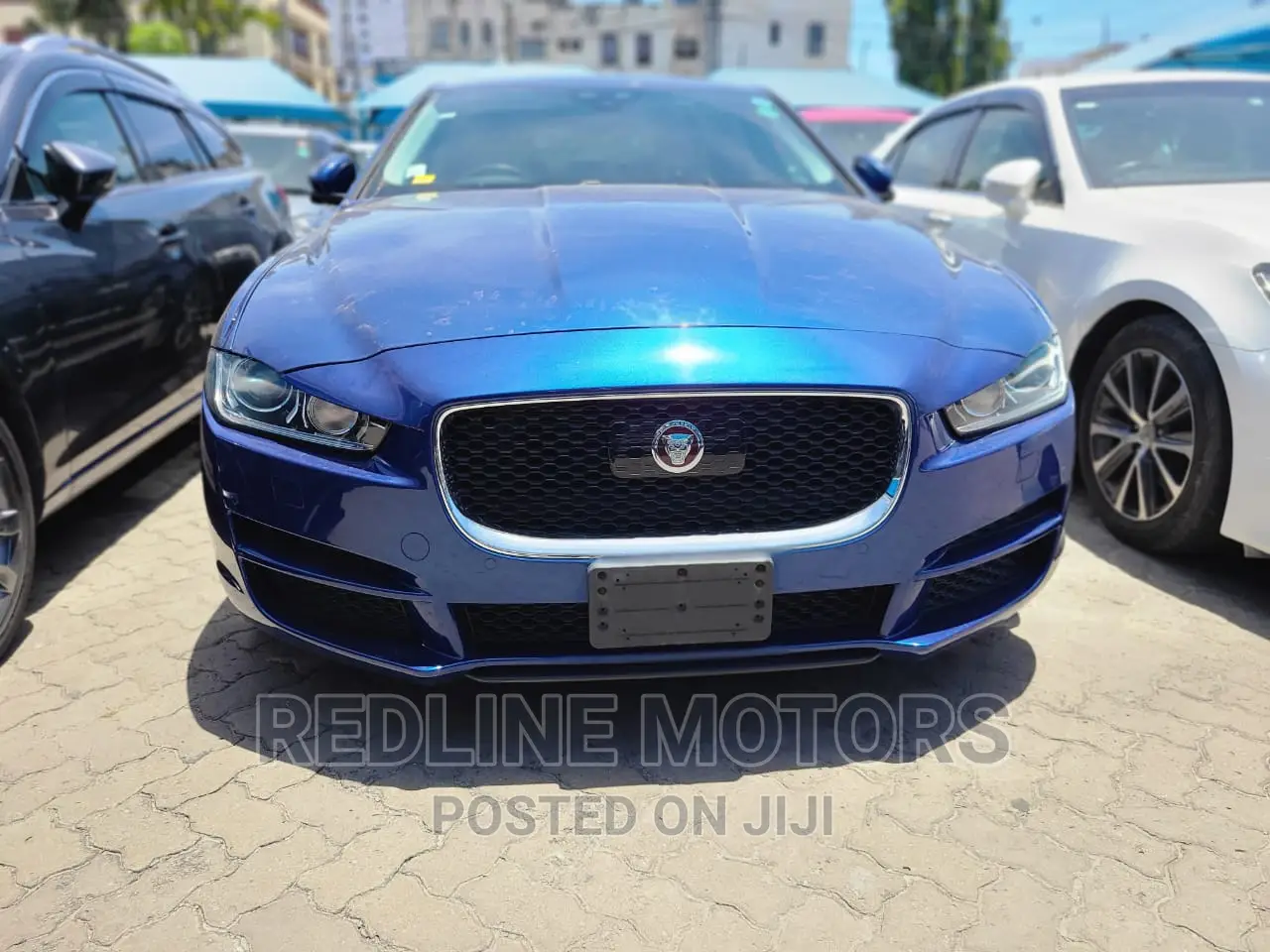 Jaguar XE 2017 Blue