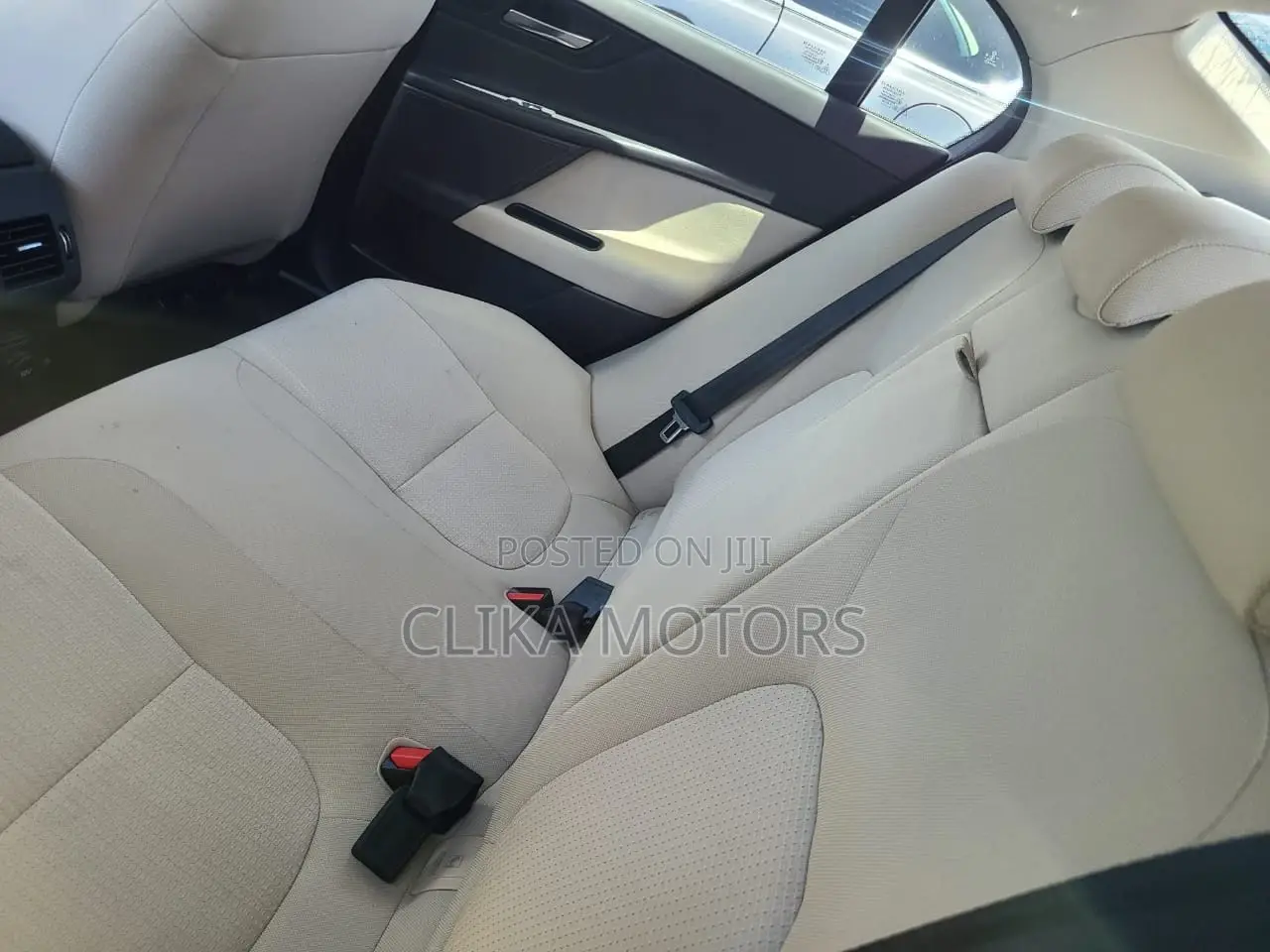 Jaguar XE 2017 Blue