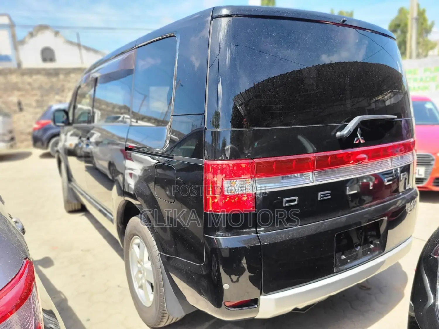 Mitsubishi Delica 2016 Black