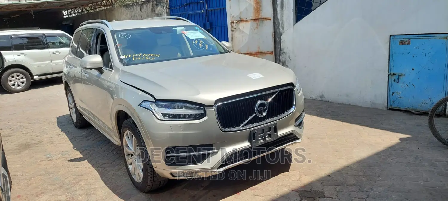 Volvo XC90 2018 Silver