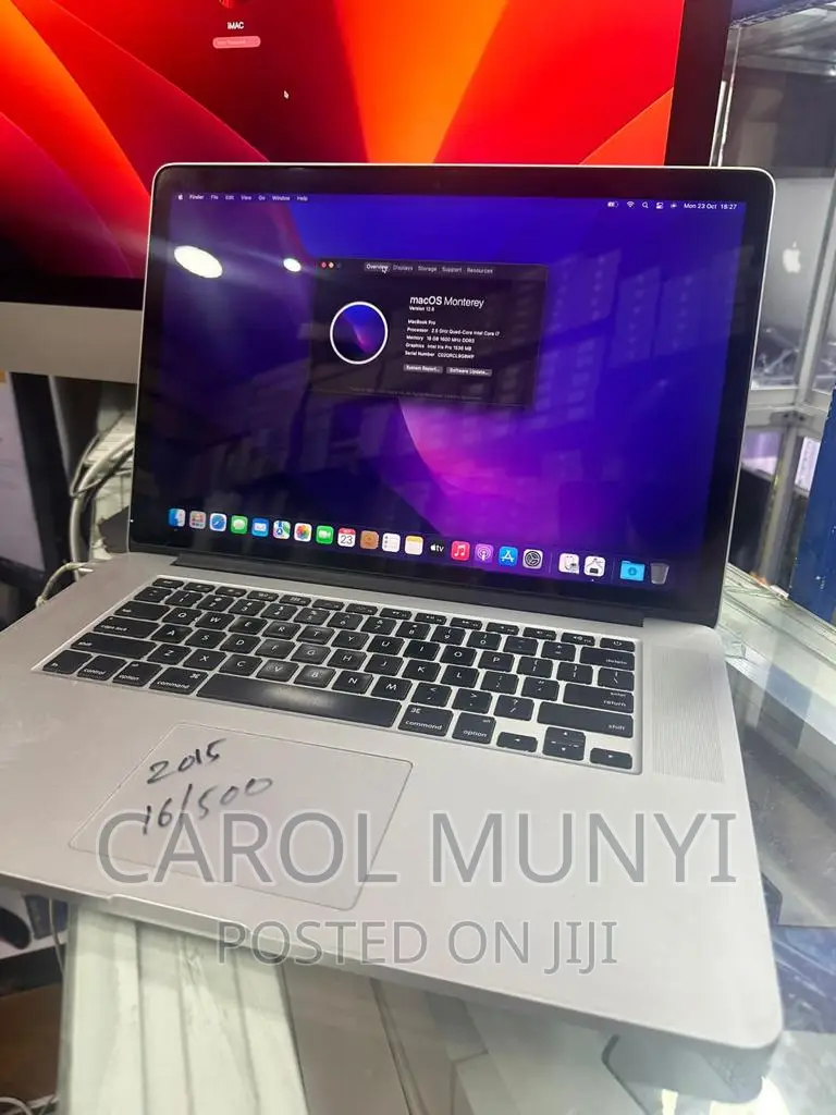 New Laptop Apple MacBook Pro 2015 8GB Intel Core i7 SSD 256GB