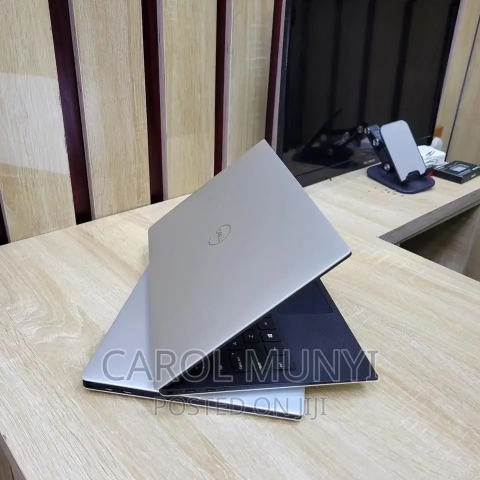 New Laptop Dell Latitude 3189 8GB Intel Core I5 SSD 256GB