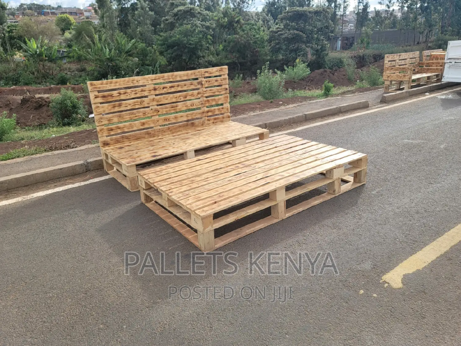 Pallet Bed- 6*6 Detachable and Blazed Pallet Bed. (3,4R02)