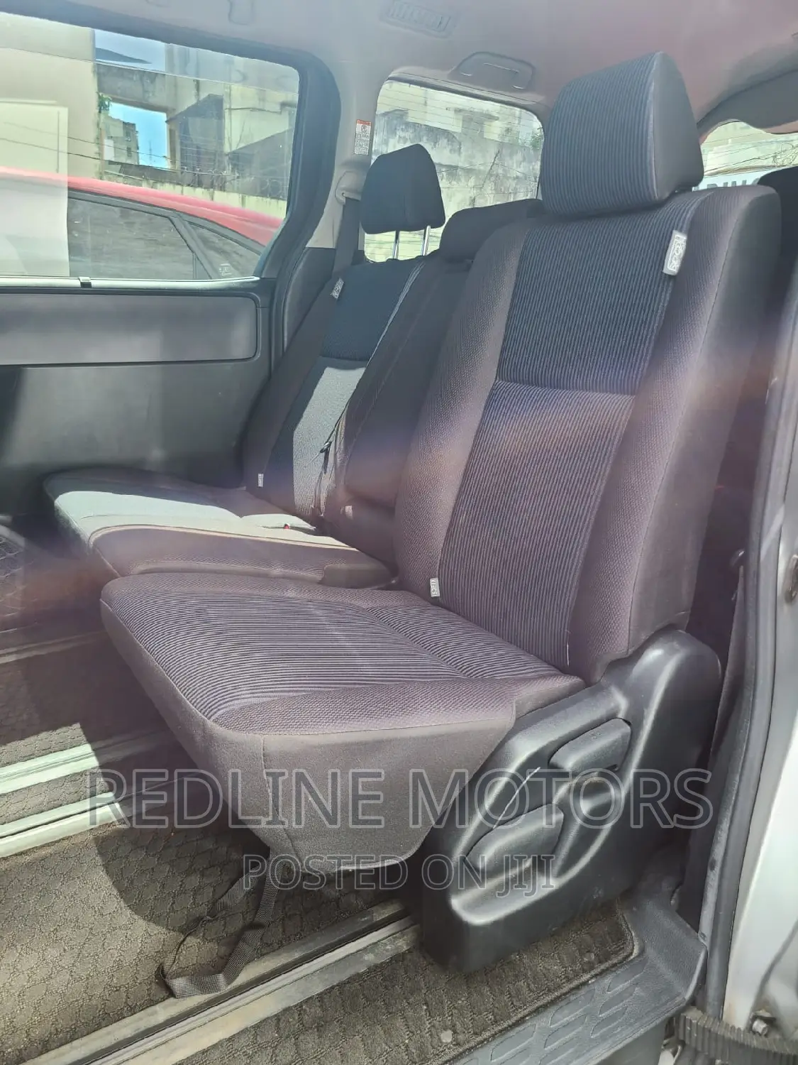 Toyota Voxy 2016 Pearl