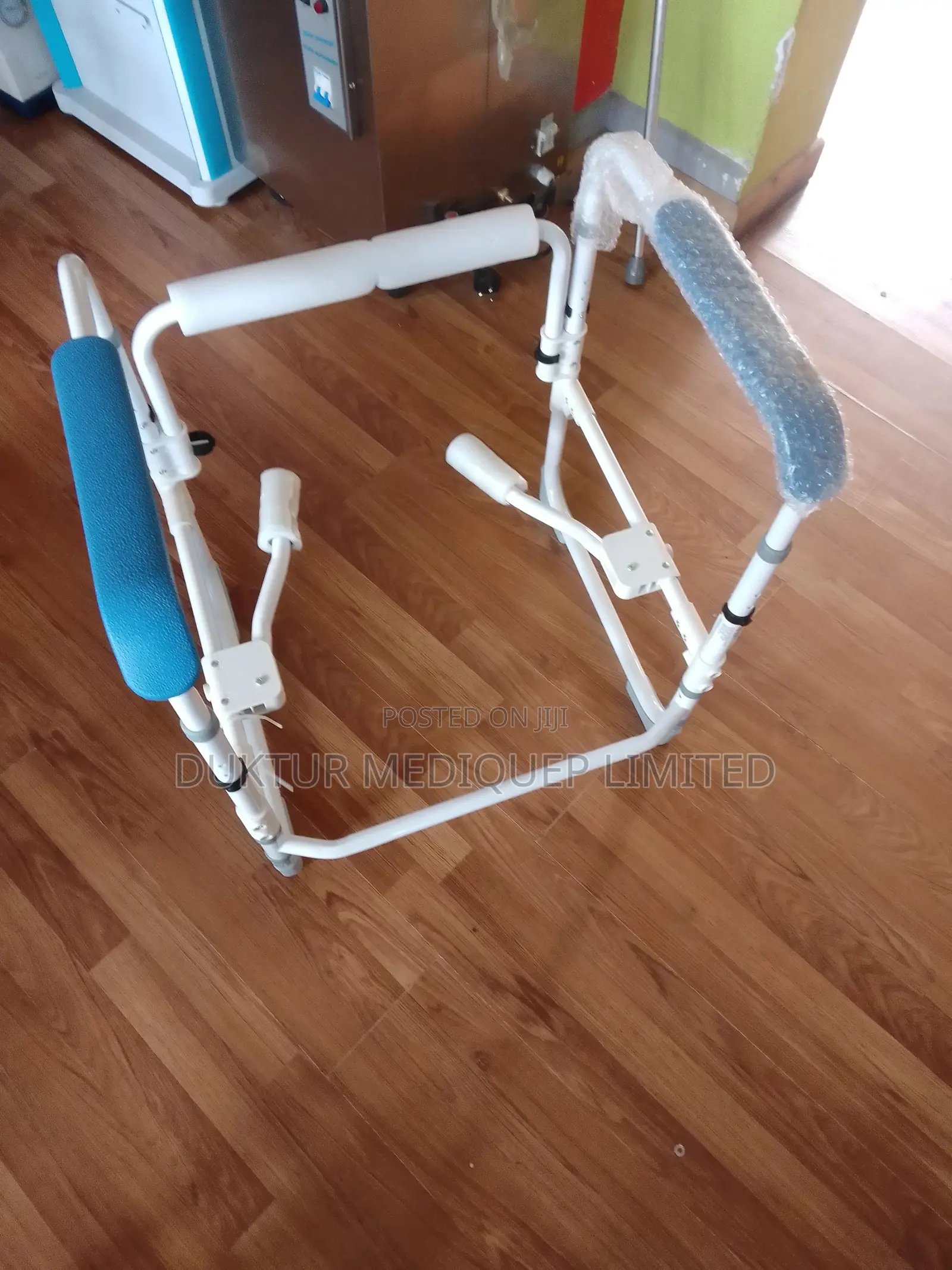Elegant Safety Toilet Frame