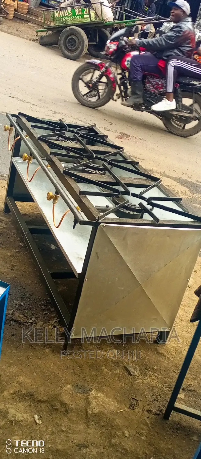 Commercial Closed Three Burner Gas Grill Jikos