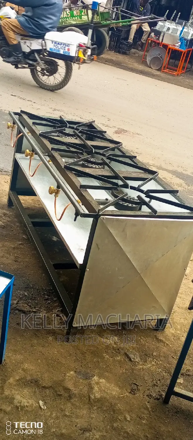 Commercial Closed Three Burner Gas Grill Jikos