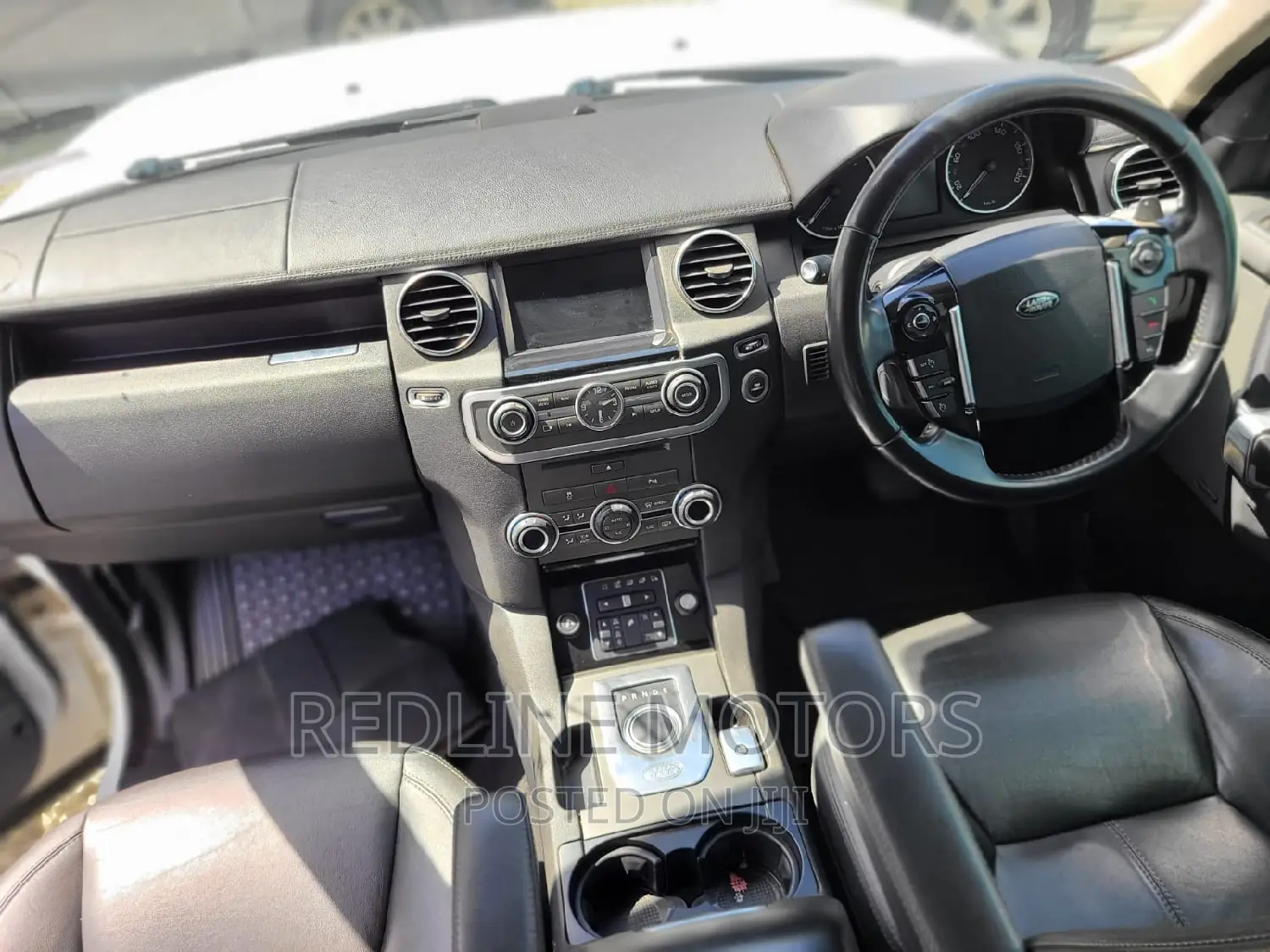 Land Rover Discovery 2016 White