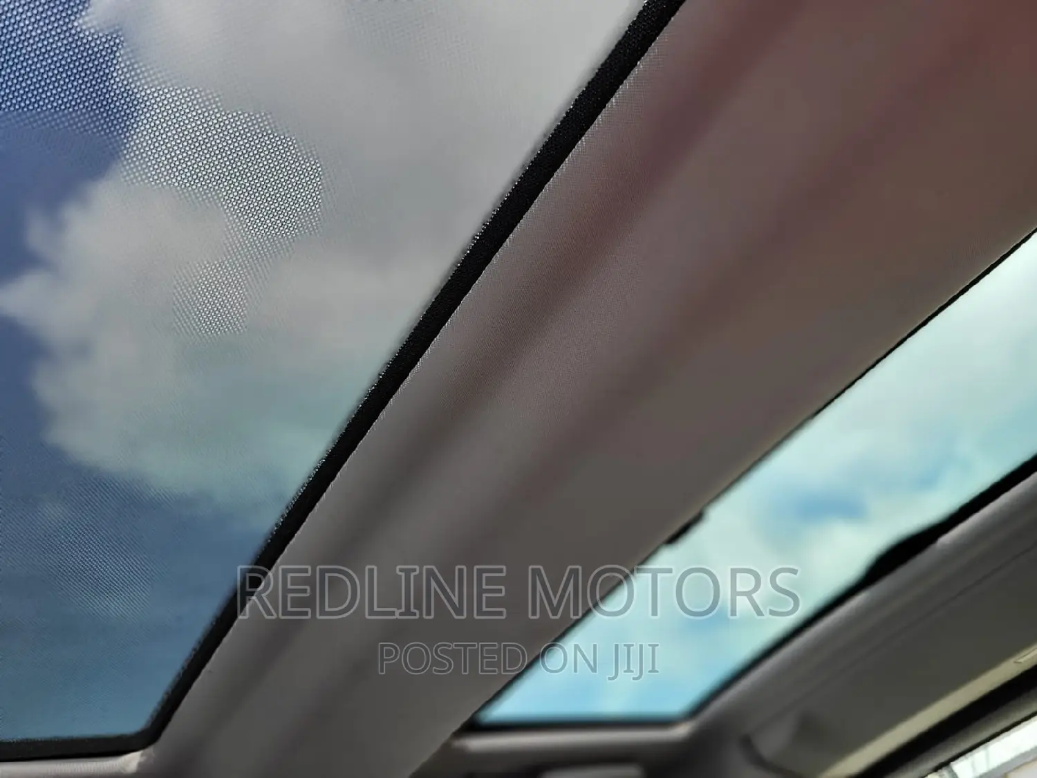Land Rover Discovery 2016 White