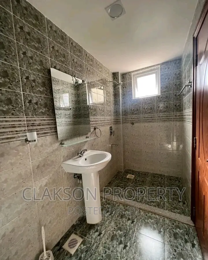 3bdrm Apartment in Riara Road, Kilimani for rent