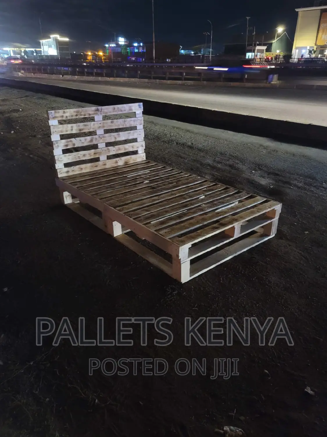 4*6 Pallet Bed- Detachable and Blazed Pallet Bed. (EN#003,)