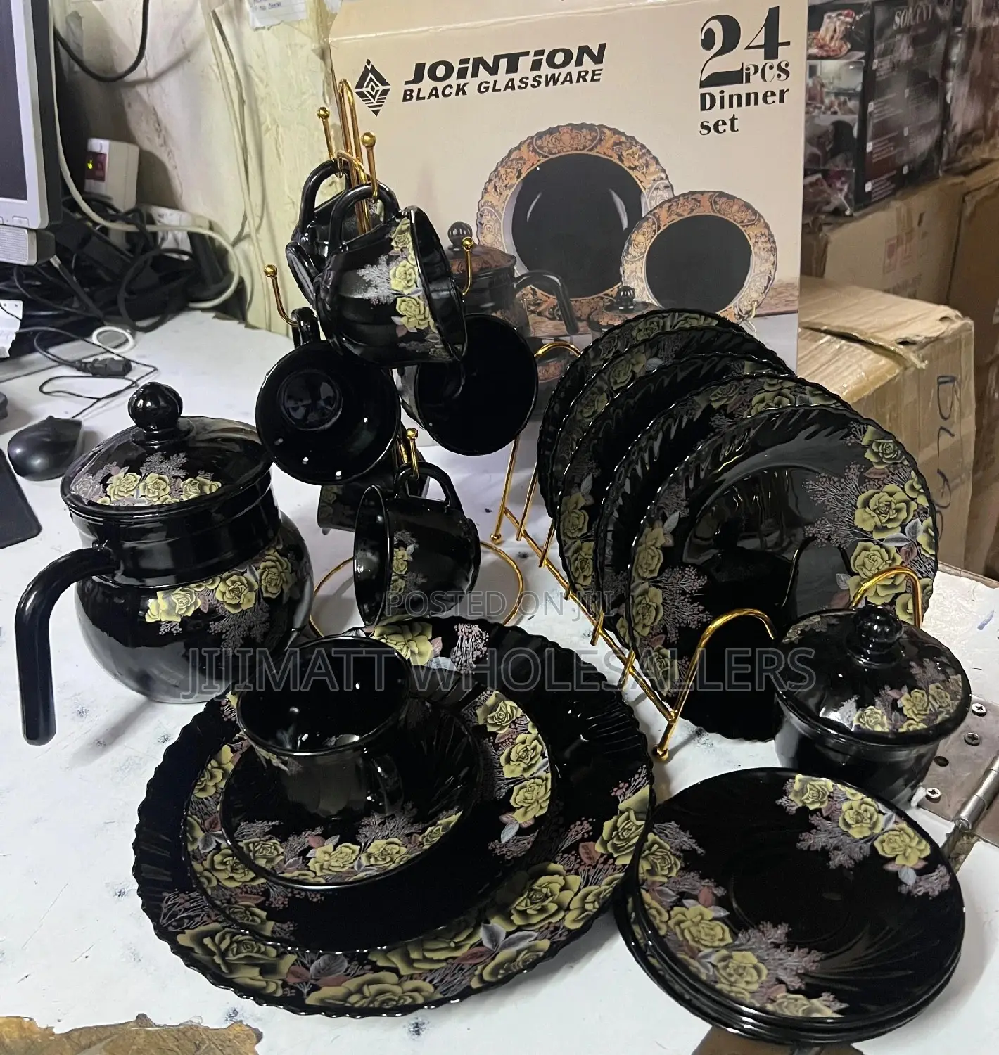 24pcs Classy Jointion Ceramic Black Dinner Set