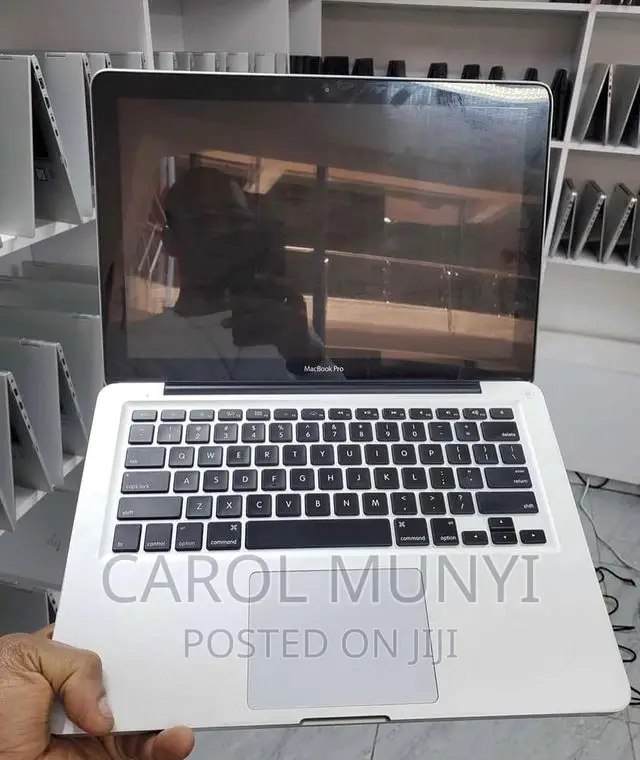 New Laptop Apple MacBook 2012 8GB Intel Core I5 SSD 256GB