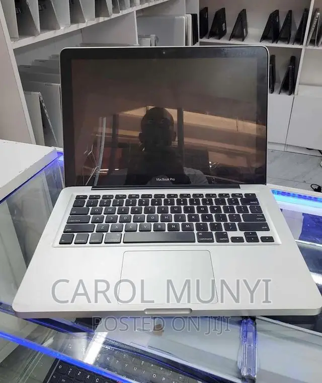 New Laptop Apple MacBook 2012 8GB Intel Core I5 SSD 256GB