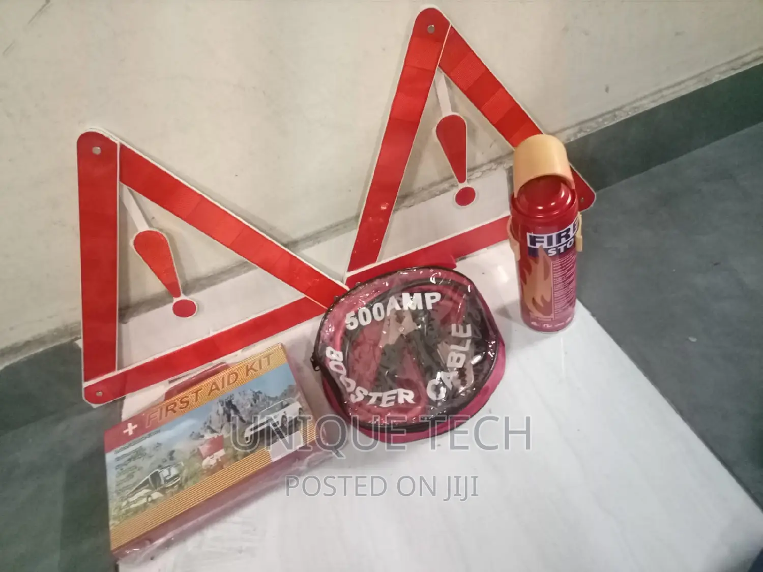 Car Safety Kit With Foldable Life Saver Triangles