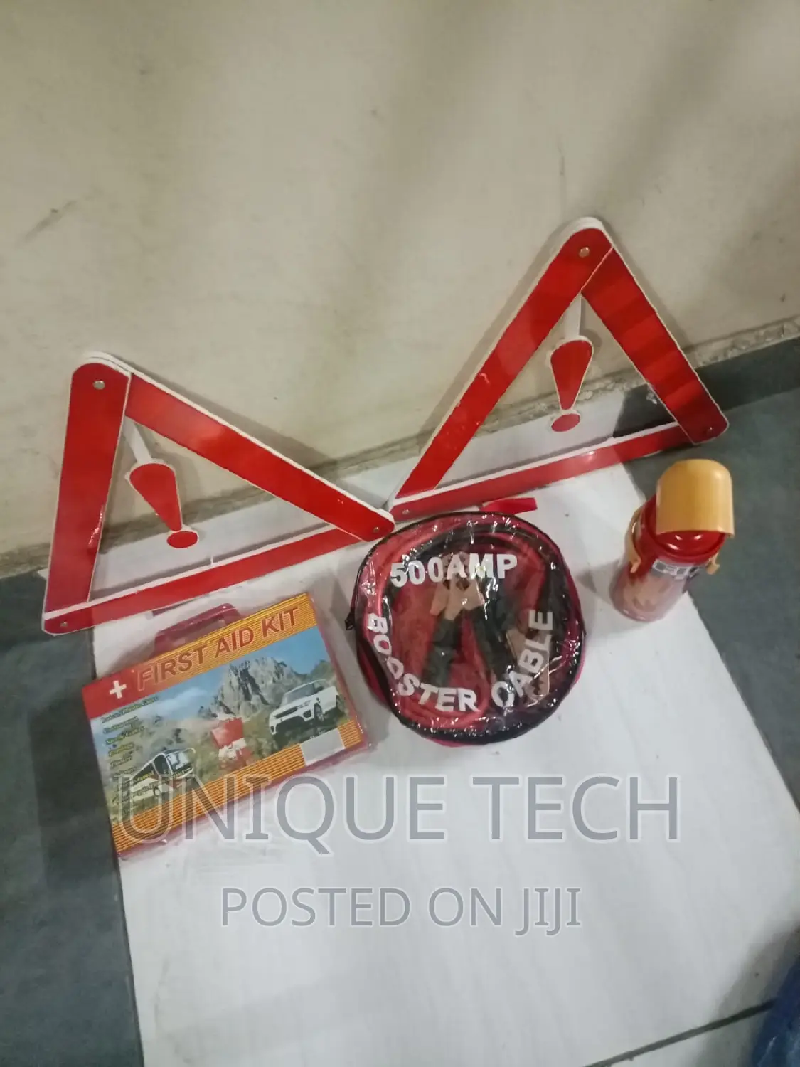 Car Safety Kit With Foldable Life Saver Triangles