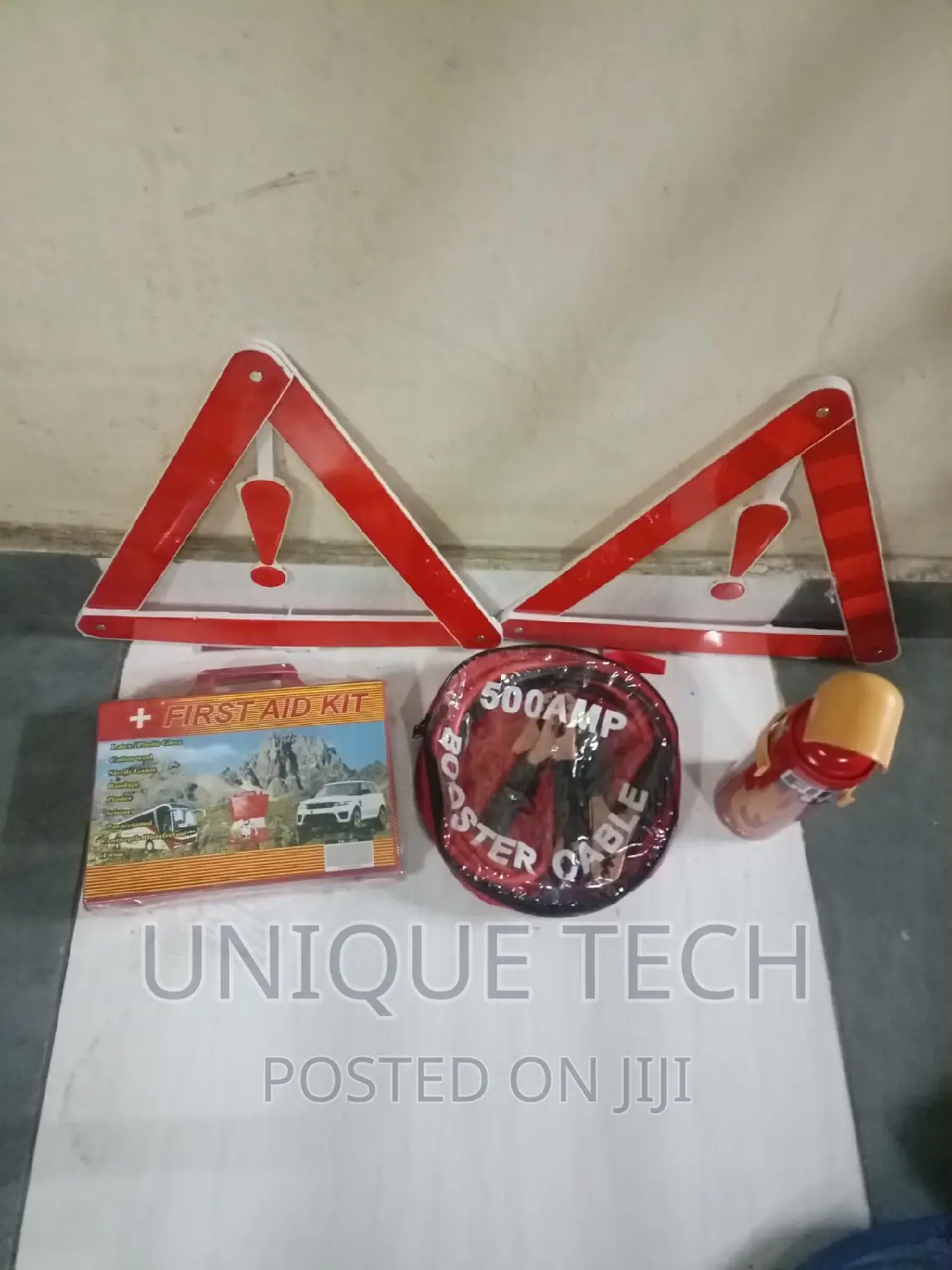 Car Safety Kit With Foldable Life Saver Triangles