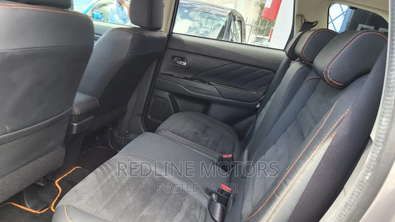 Mitsubishi Outlander 2017 Gray