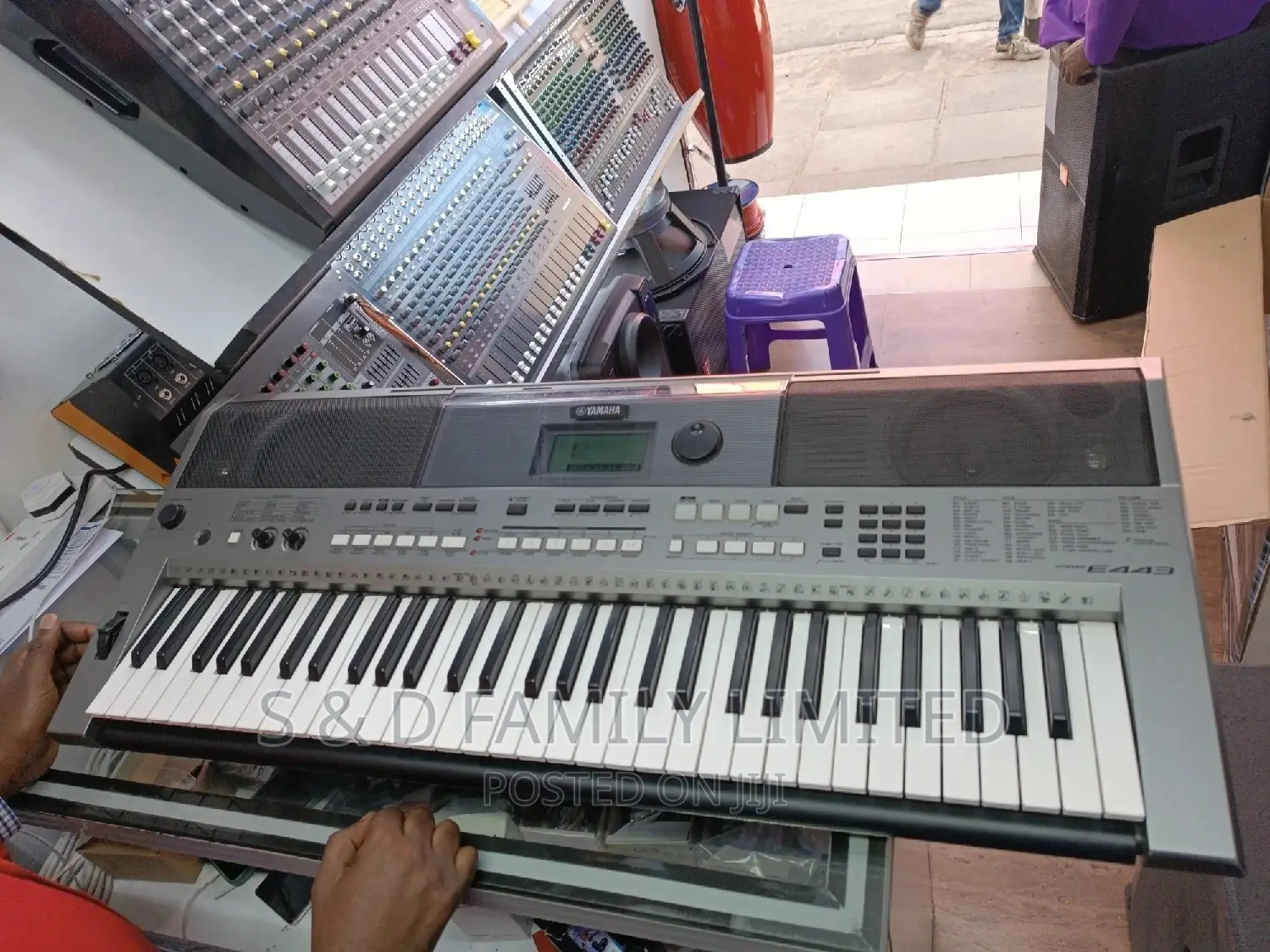 Yamaha PSR-E443 Electronic Keyboard