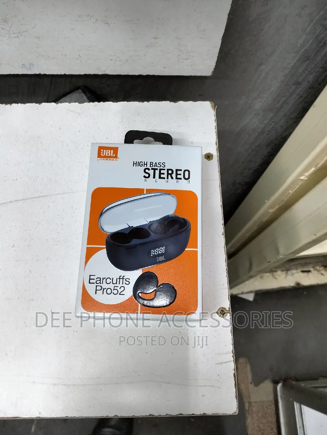 JBL Pro 52 Wireless Earbuds