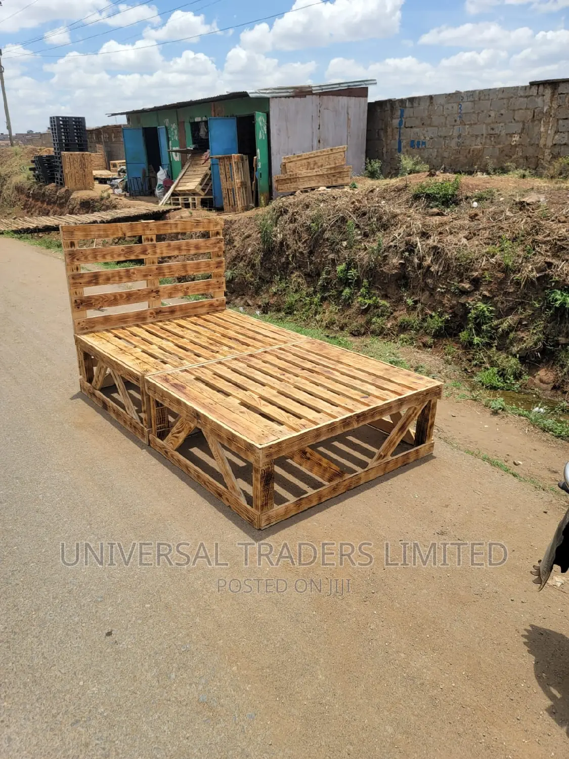 Pallets Bed - Wooden Pallets Bed - 4 by 6