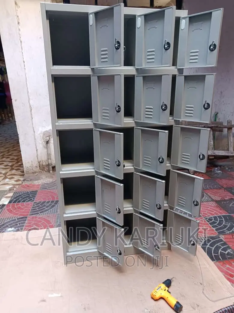 Gym Lockers (15 Compartments)