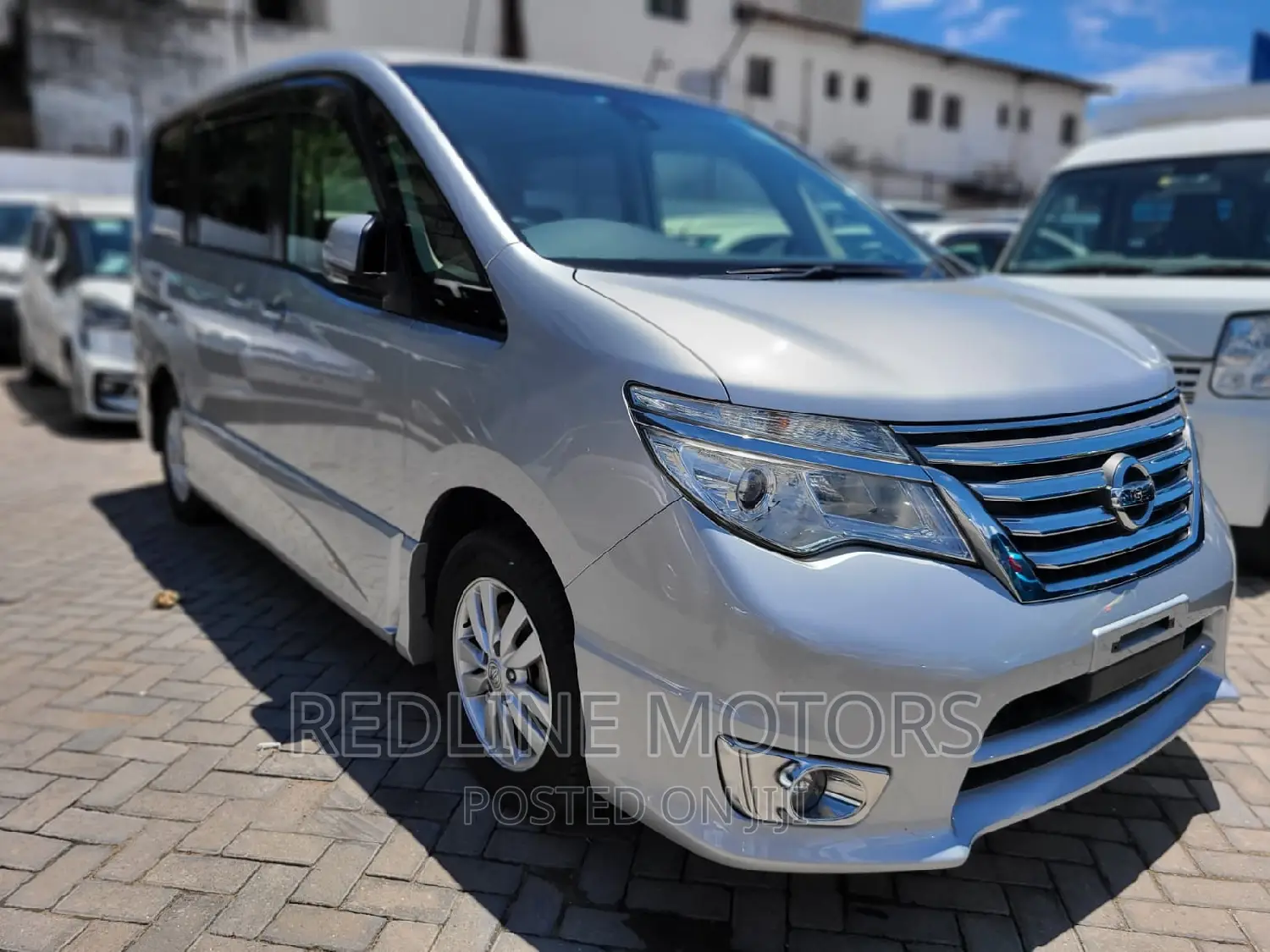Nissan Serena 2016 Silver