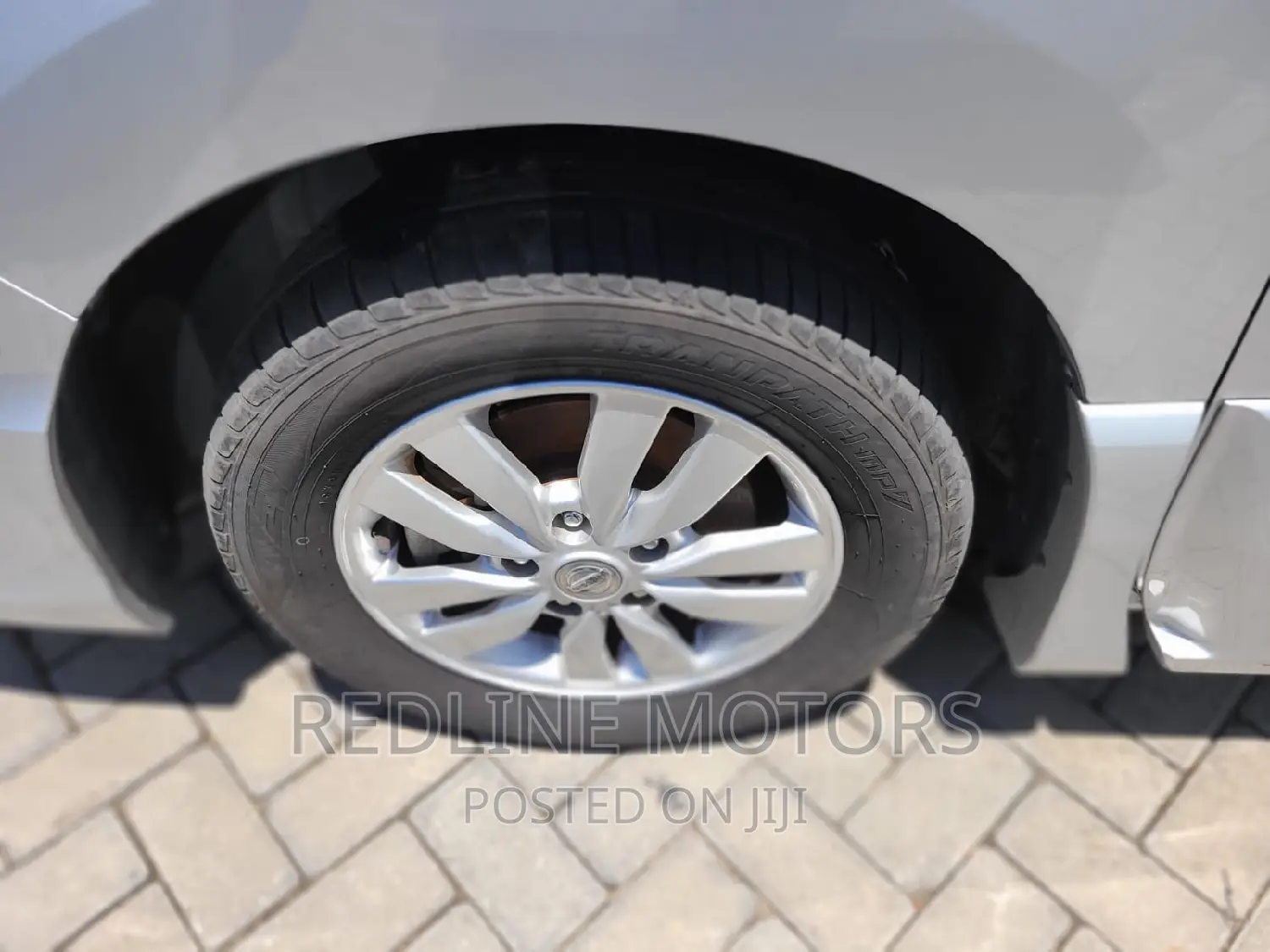 Nissan Serena 2016 Silver