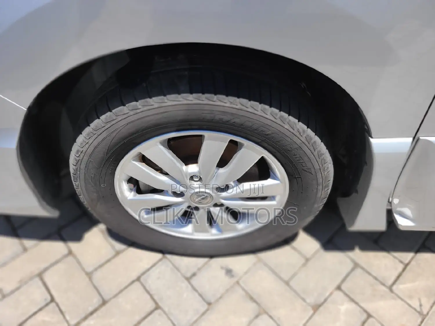 Nissan Serena 2016 Silver