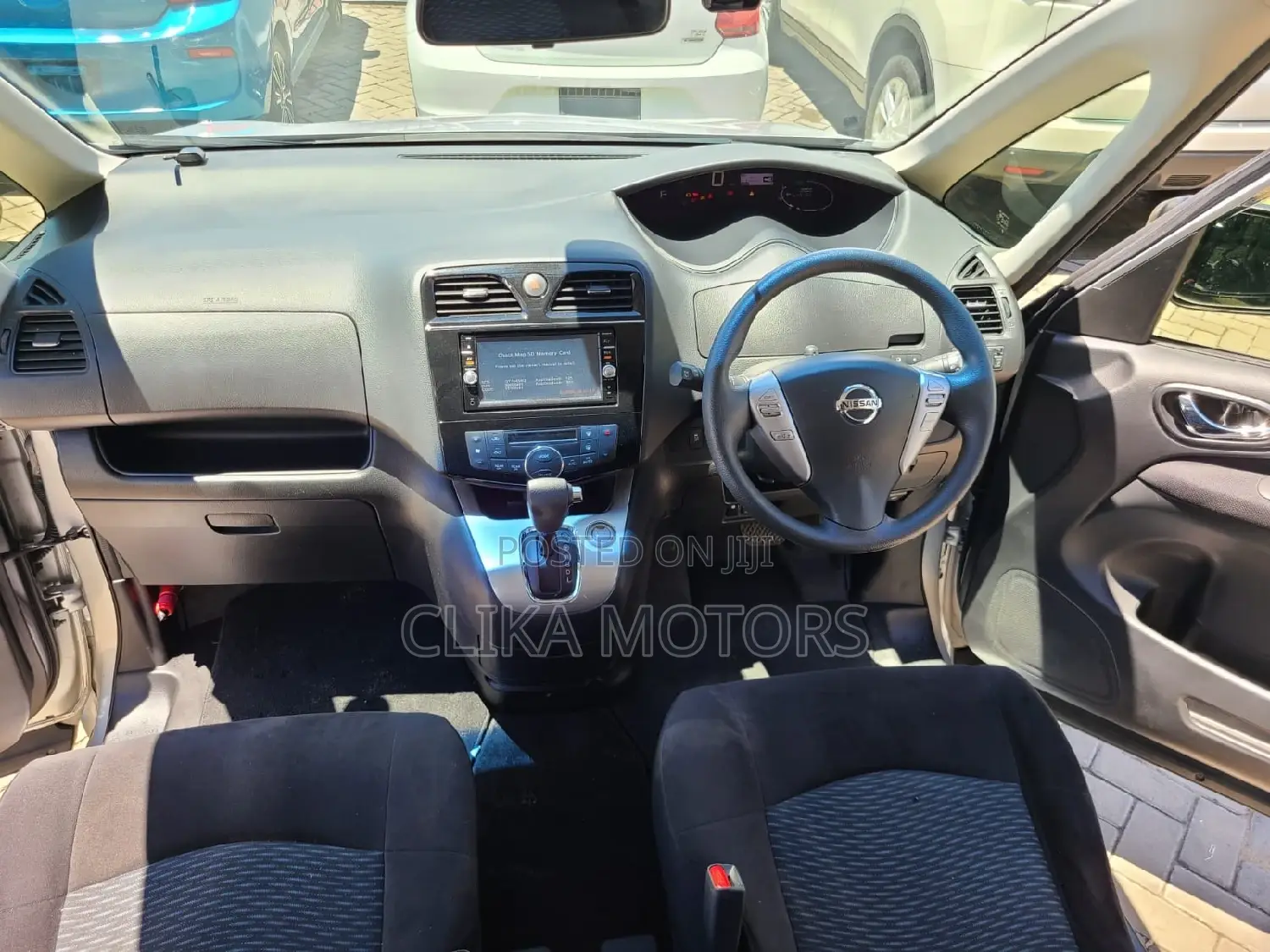 Nissan Serena 2016 Silver