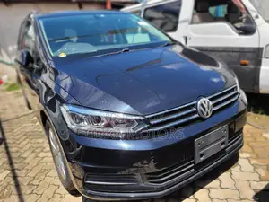 Volkswagen Touran 2016 Black
