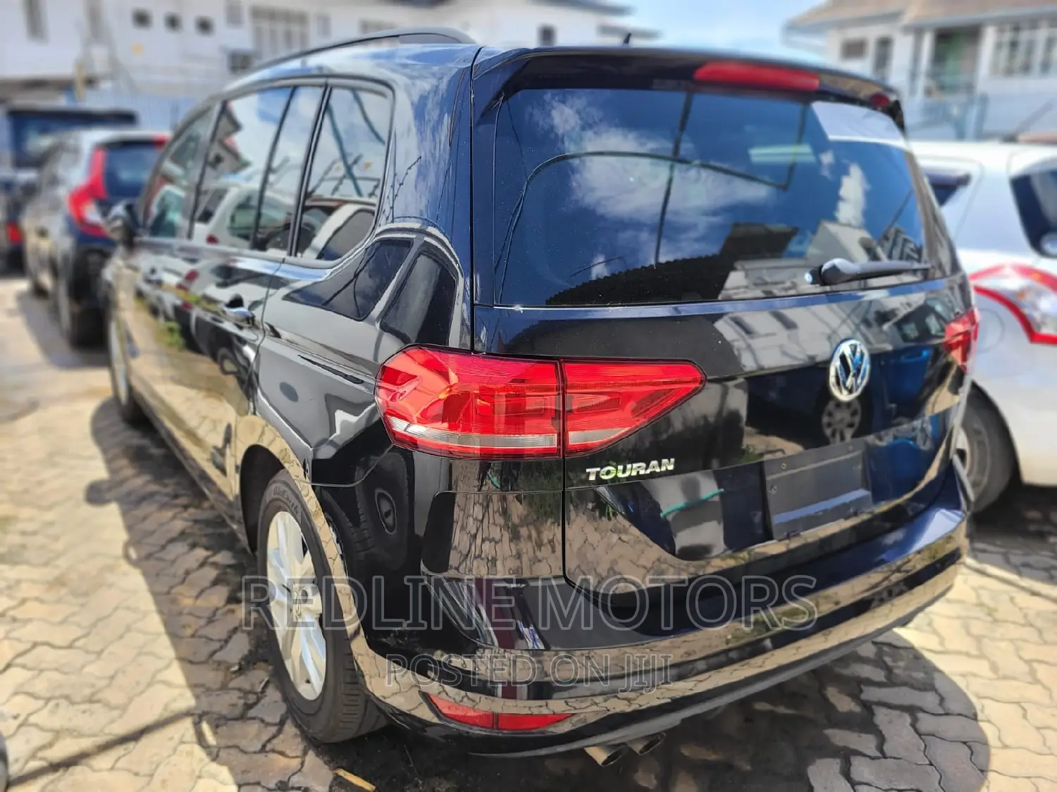 Volkswagen Touran 2016 Black