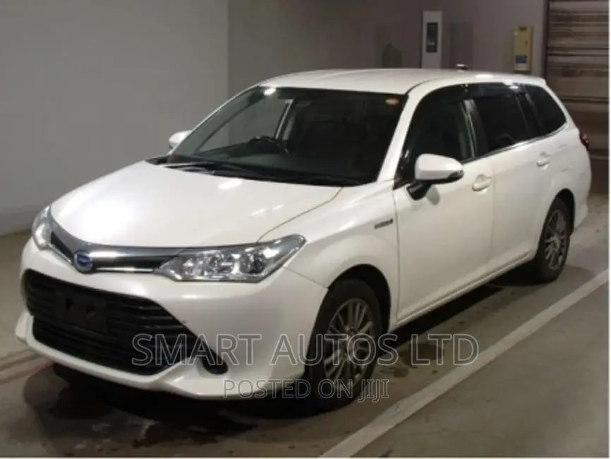 Toyota Corolla Fielder 2016 Silver