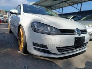 Volkswagen Golf TSI SE 4-Door FWD 2016 White