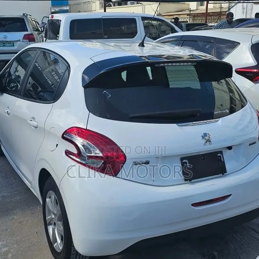 Peugeot 208 2016 White
