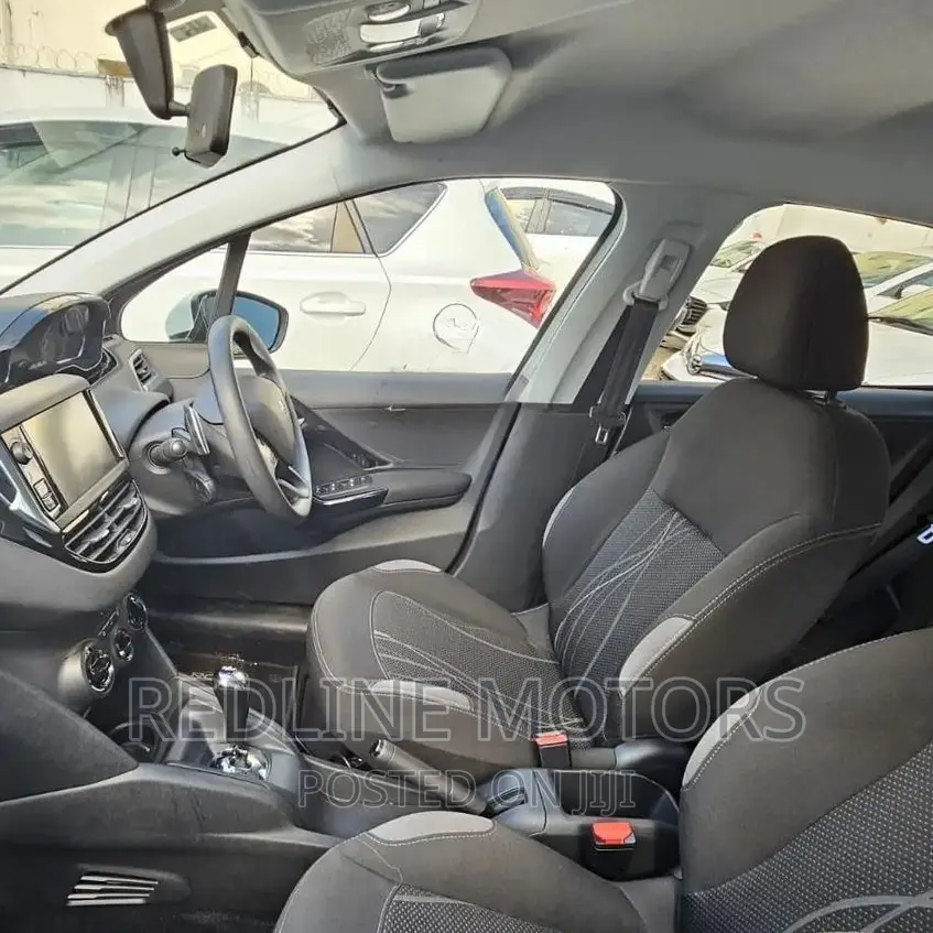Peugeot 208 2016 White