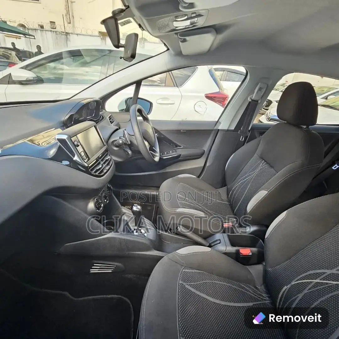 Peugeot 208 2016 White