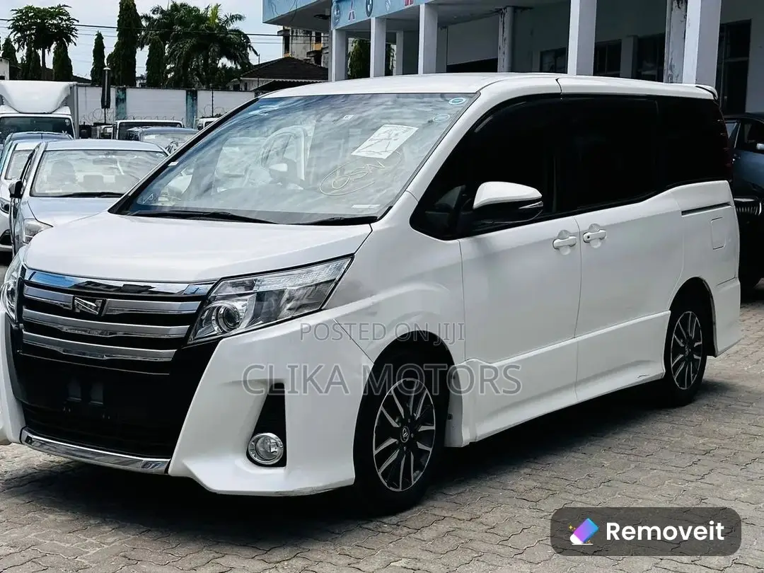 Toyota Noah 2.0 AWD (8 Seater) 2016 Pearl