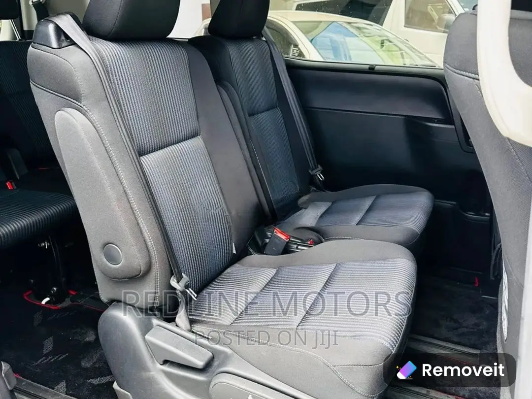 Toyota Noah 2.0 AWD (8 Seater) 2016 Pearl