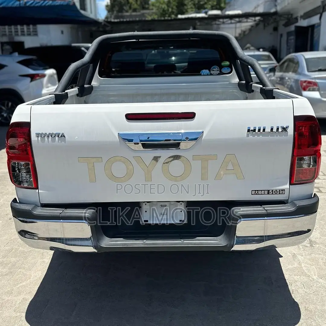 Toyota Hilux 2018 Pearl