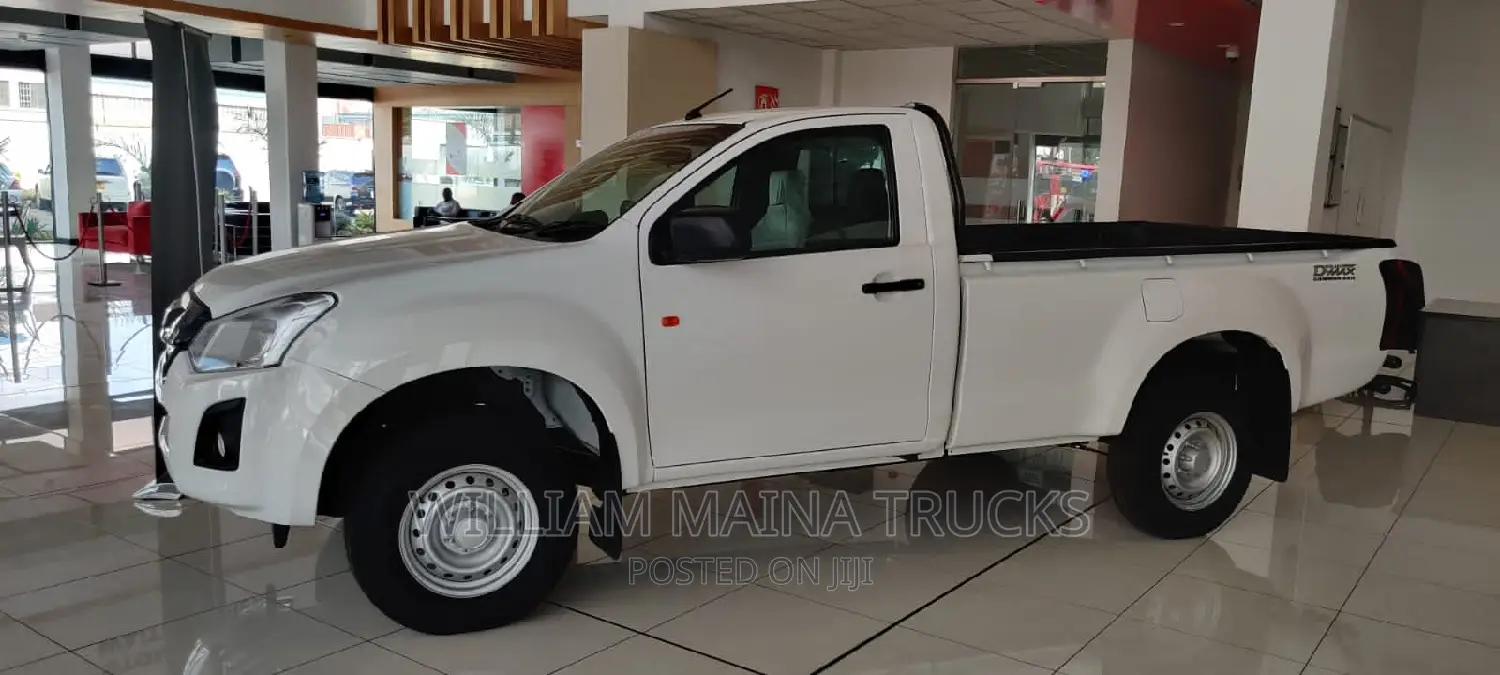 New Isuzu D-MAX 2023 White