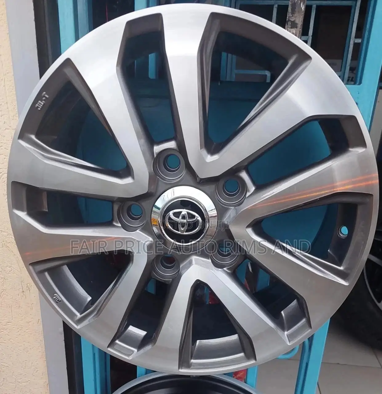 Size 18 Land Cruiser 200seris