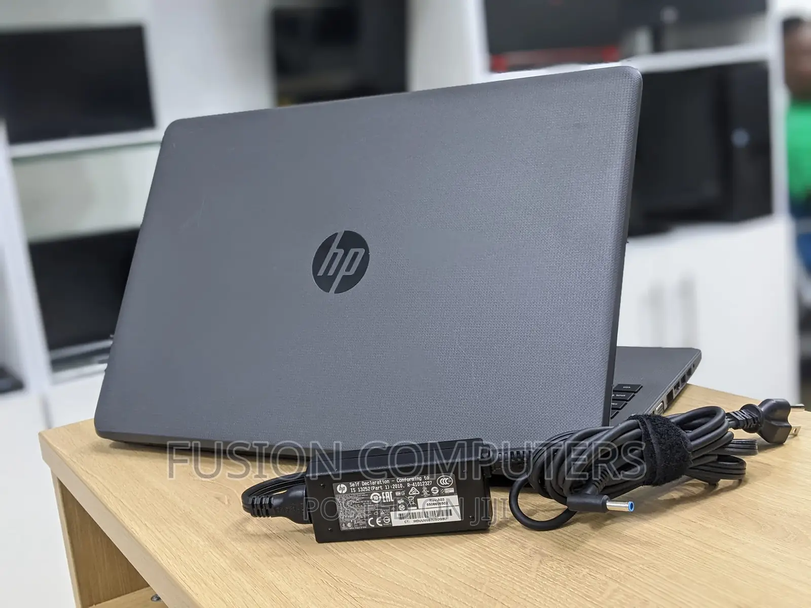 Laptop HP 250 G6 4GB Intel Core I3 SSD 1T